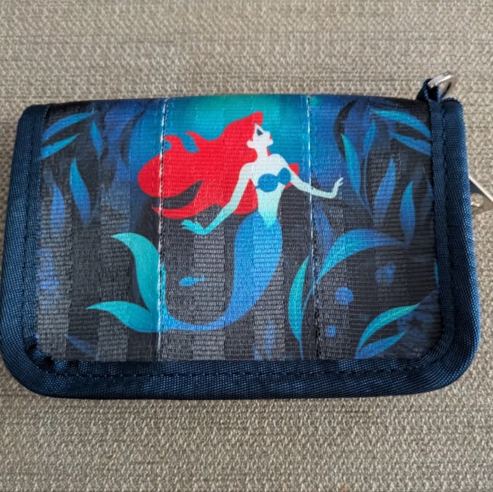 Harveys Fun Size Wallet - Poor Unfortunate Souls - Picture 2 of 3